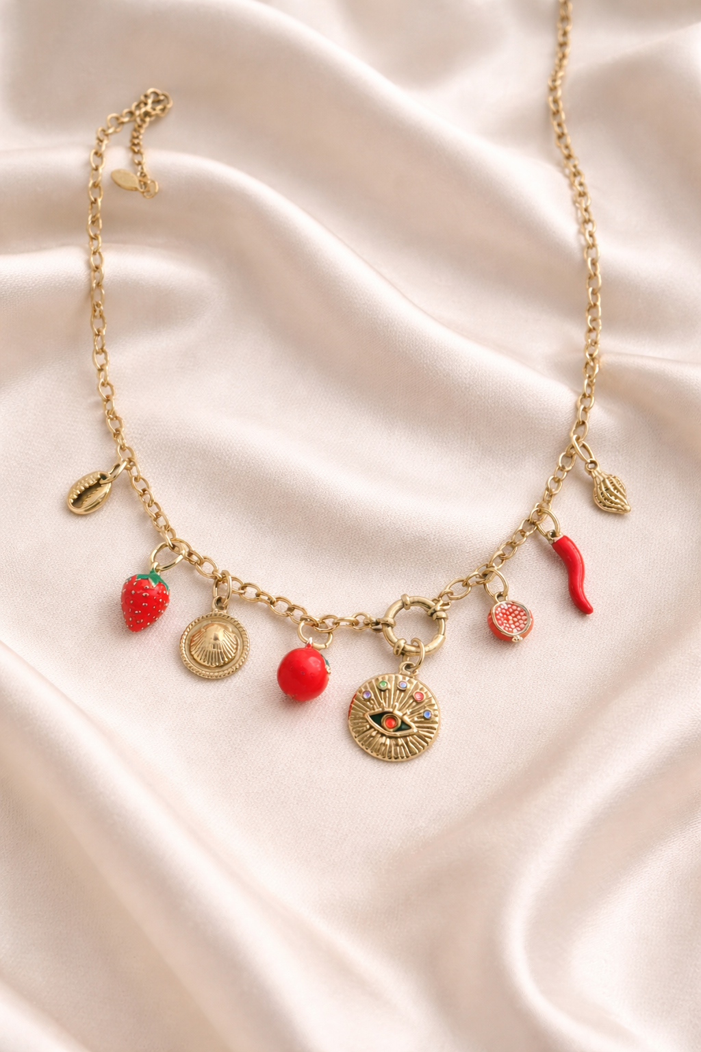 Collier charms "Rouge"